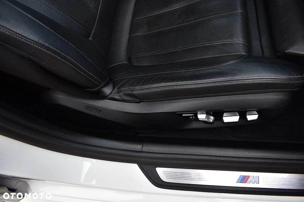 BMW Seria 5 530d Sport Line - 15