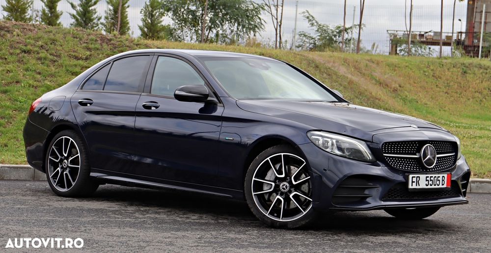 Mercedes-Benz C 300 e 9G-TRONIC AMG Line - 9