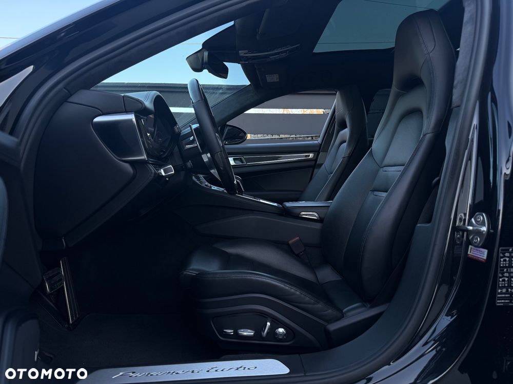 Porsche Panamera Turbo - 9