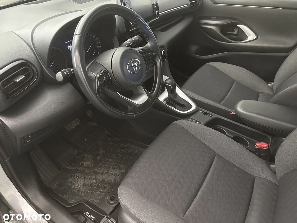 Toyota Yaris - 10
