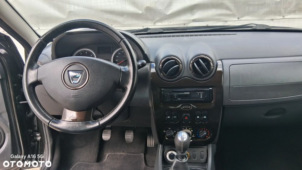 Dacia Duster 1.6 16V 4x4 Prestige - 10