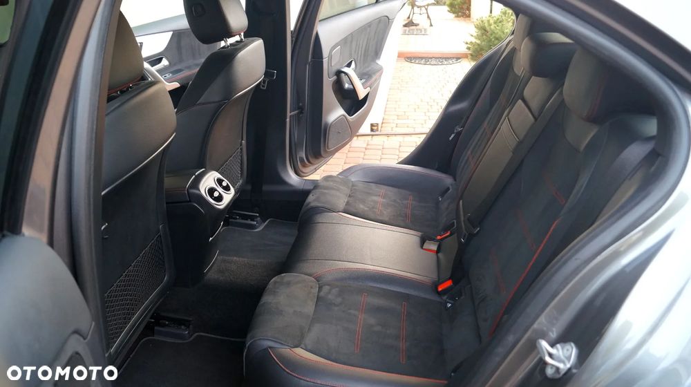 Mercedes-Benz Klasa A 250 4Matic 7G-DCT AMG Line - 22