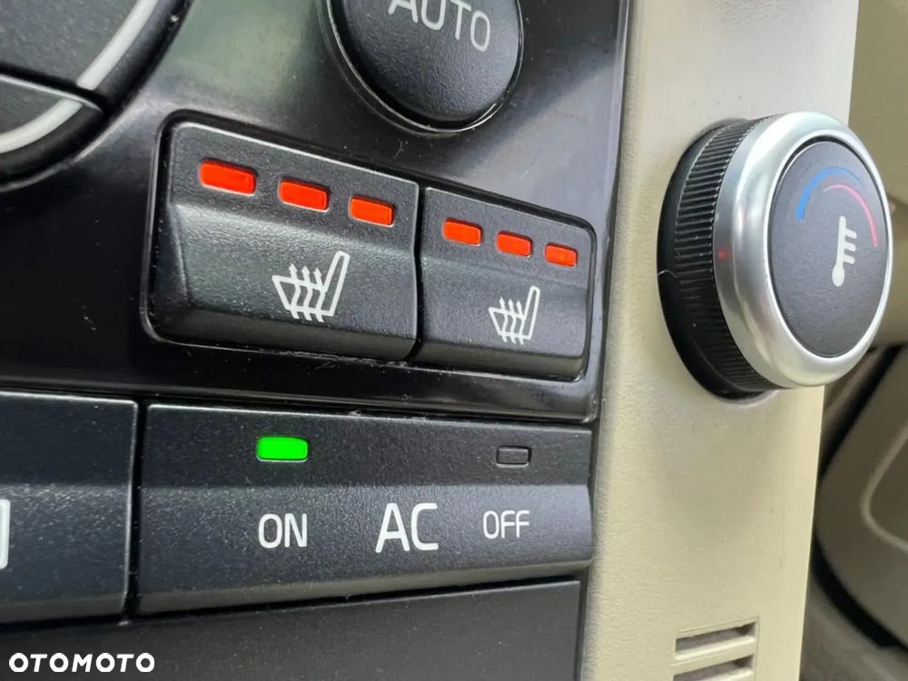 Volvo V70 D5 Summum - 8