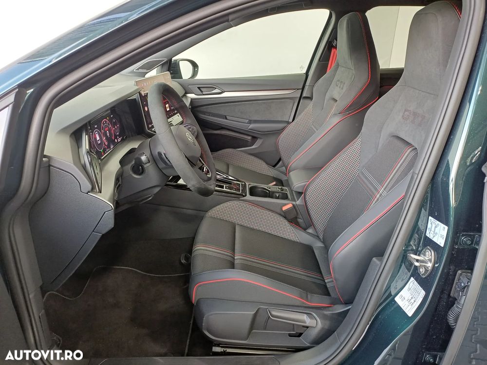 Volkswagen Golf - 6