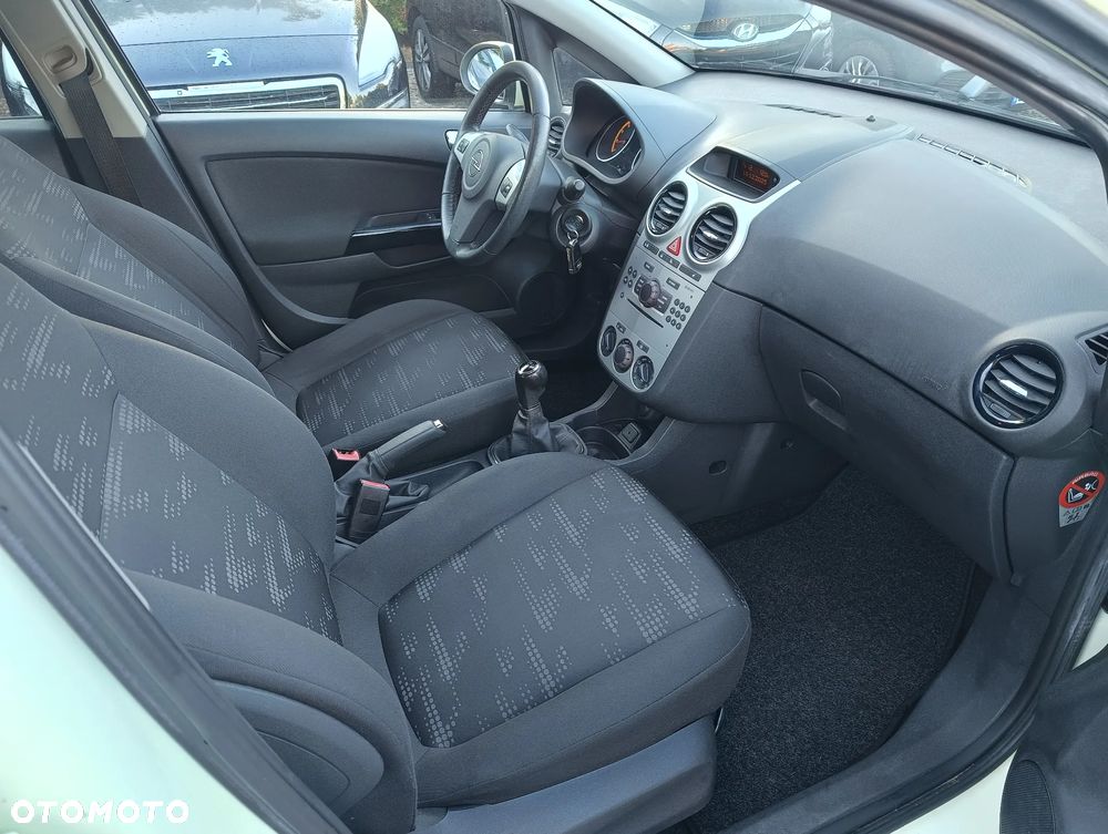 Opel Corsa 1.4 16V Edition - 13