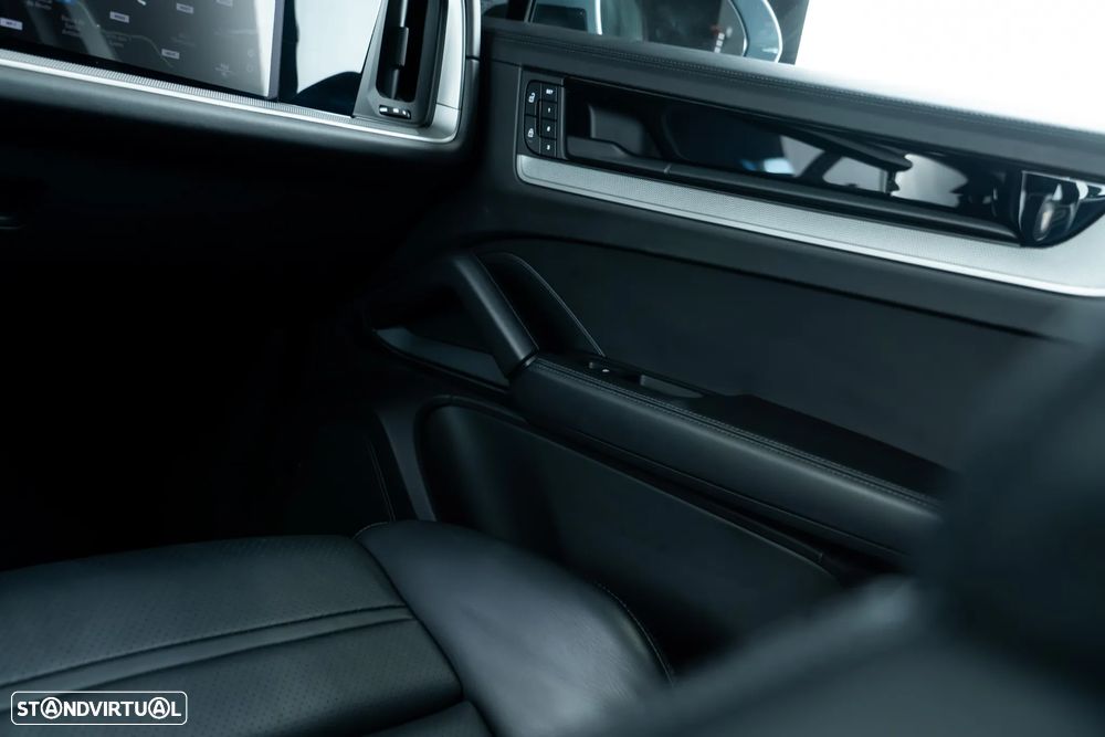 Porsche Cayenne Coupé E-Hybrid - 29