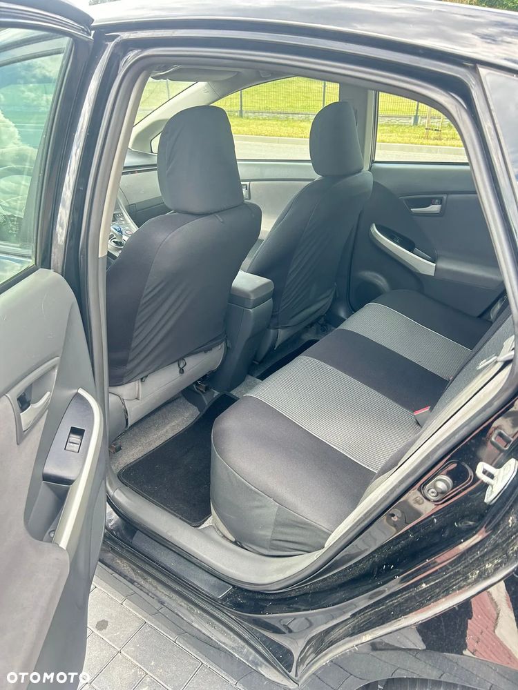 Toyota Prius 1.8 HSD Sol - 8