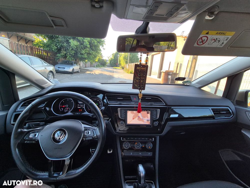 Volkswagen Touran - 14