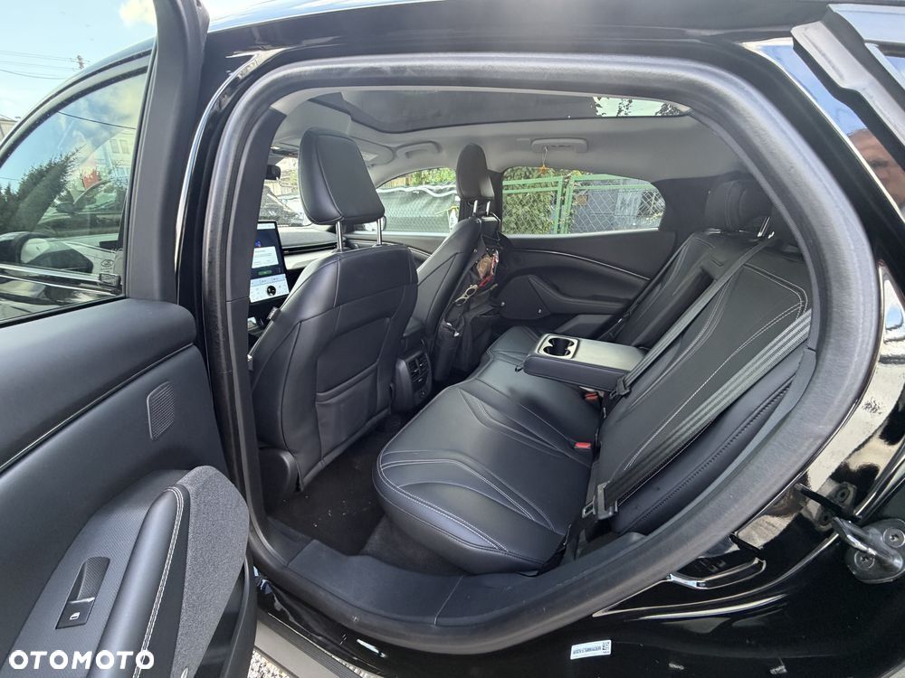 Ford Mustang Mach-E 73 kWh AWD Premium - 16