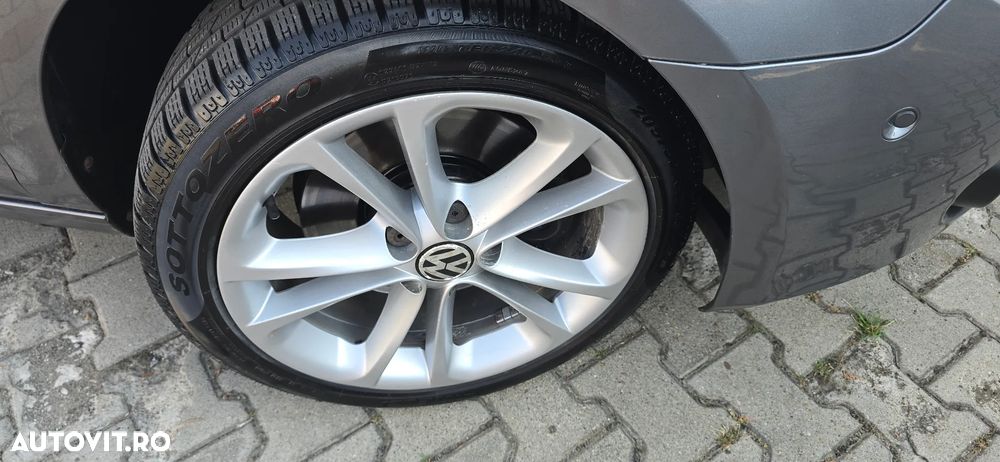 Volkswagen Golf 1.4 TSI Individual - 26