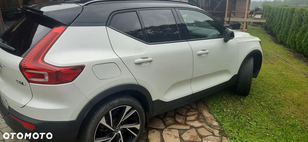 Volvo XC 40 T5 AWD R-Design - 4