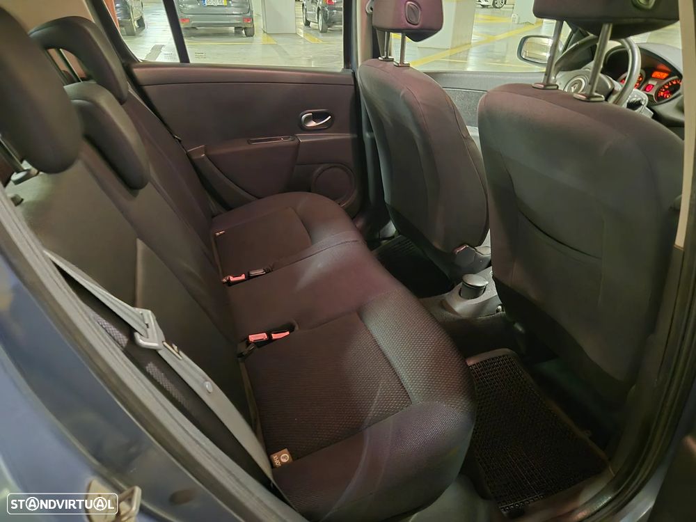 Renault Clio 1.2 16V Dynamique - 18