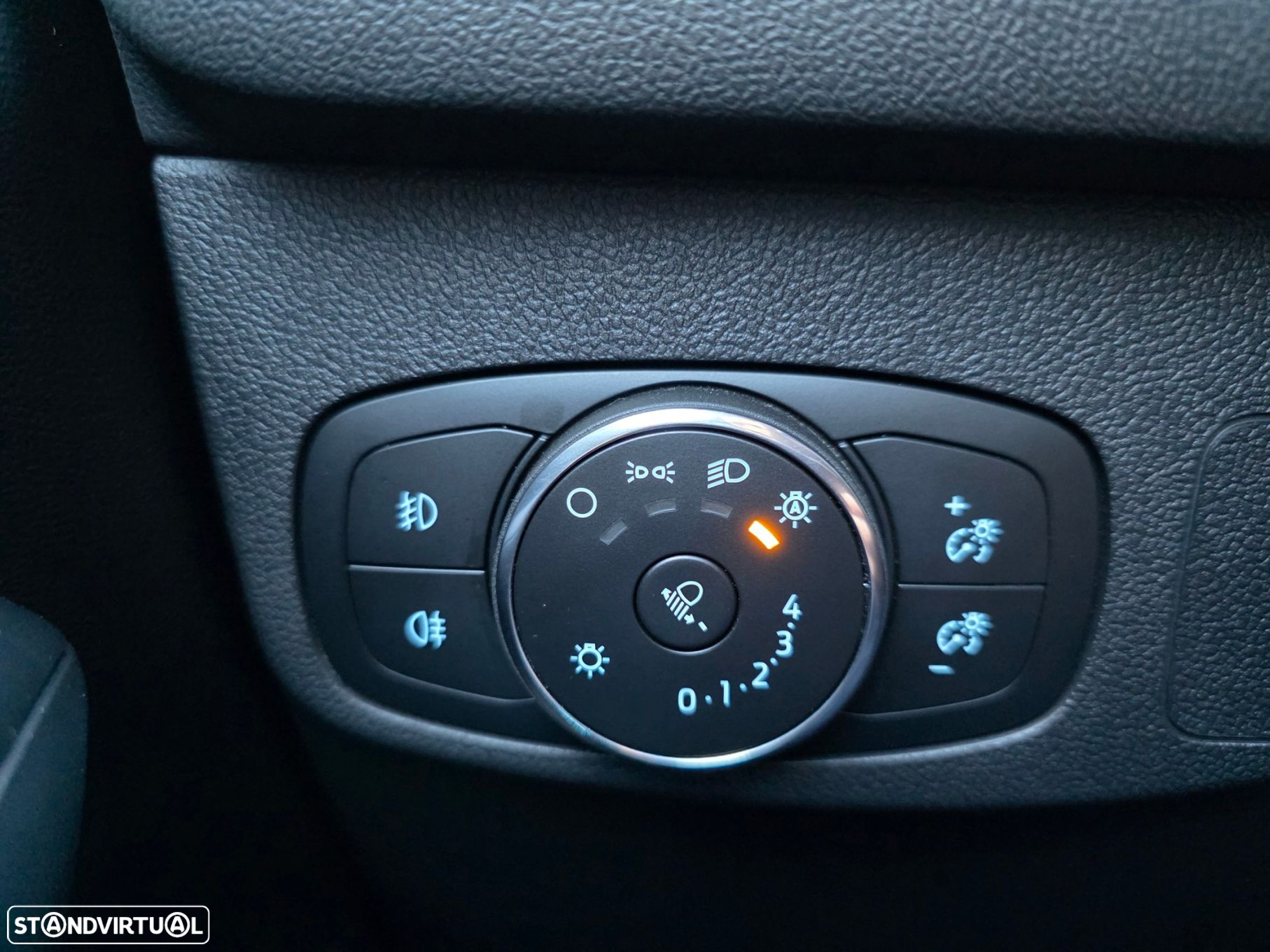 Ford Focus SW 1.0 EcoBoost MHEV ST-Line - 27