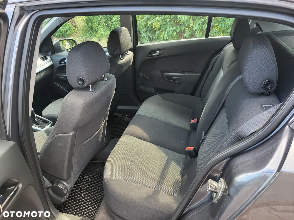 Opel Astra 1.6 Enjoy - 12