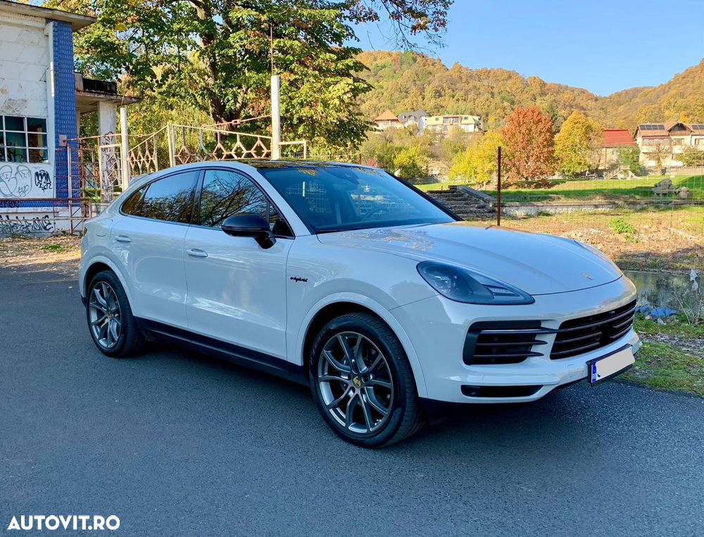 Porsche Cayenne - 1