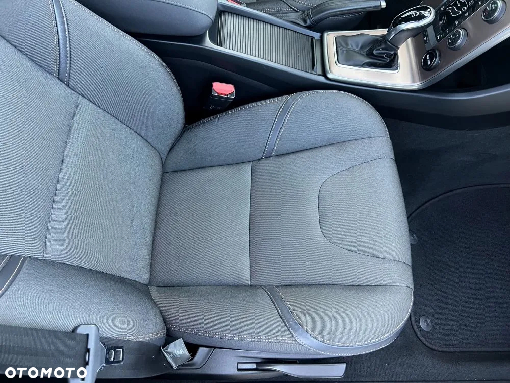 Volvo V40 Cross Country D4 Geartronic Momentum - 34