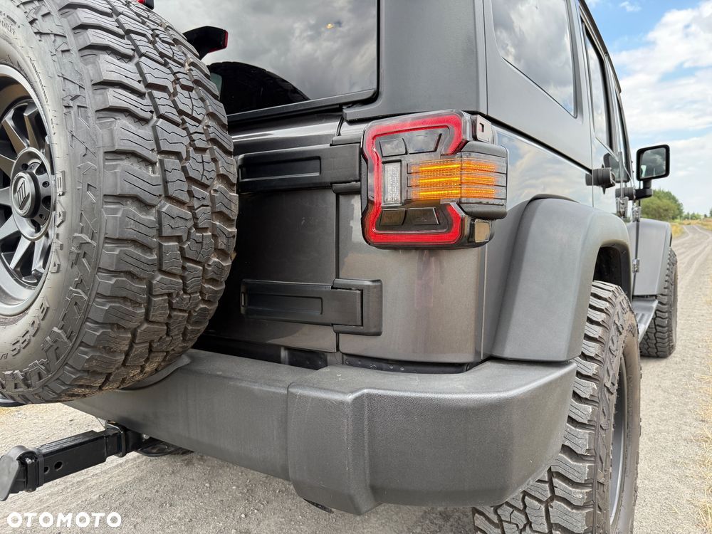 Jeep Wrangler - 11