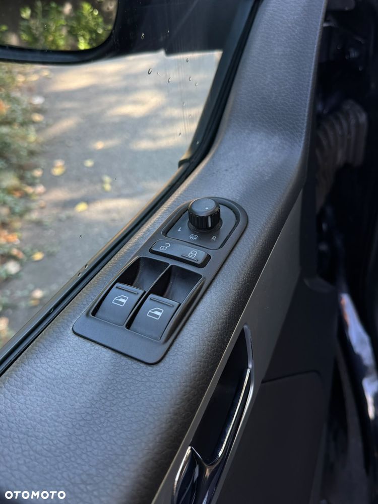 Volkswagen Multivan - 15