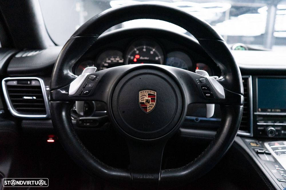 Porsche Panamera Turbo PDK - 41