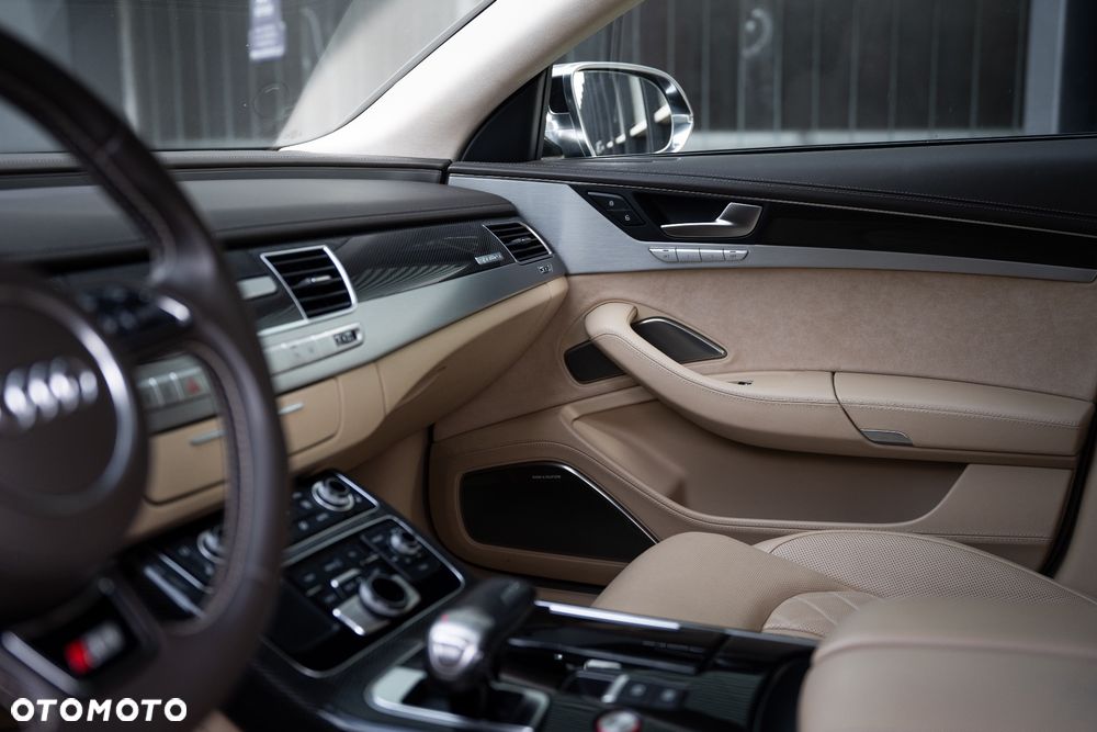 Audi S8 Standard - 16