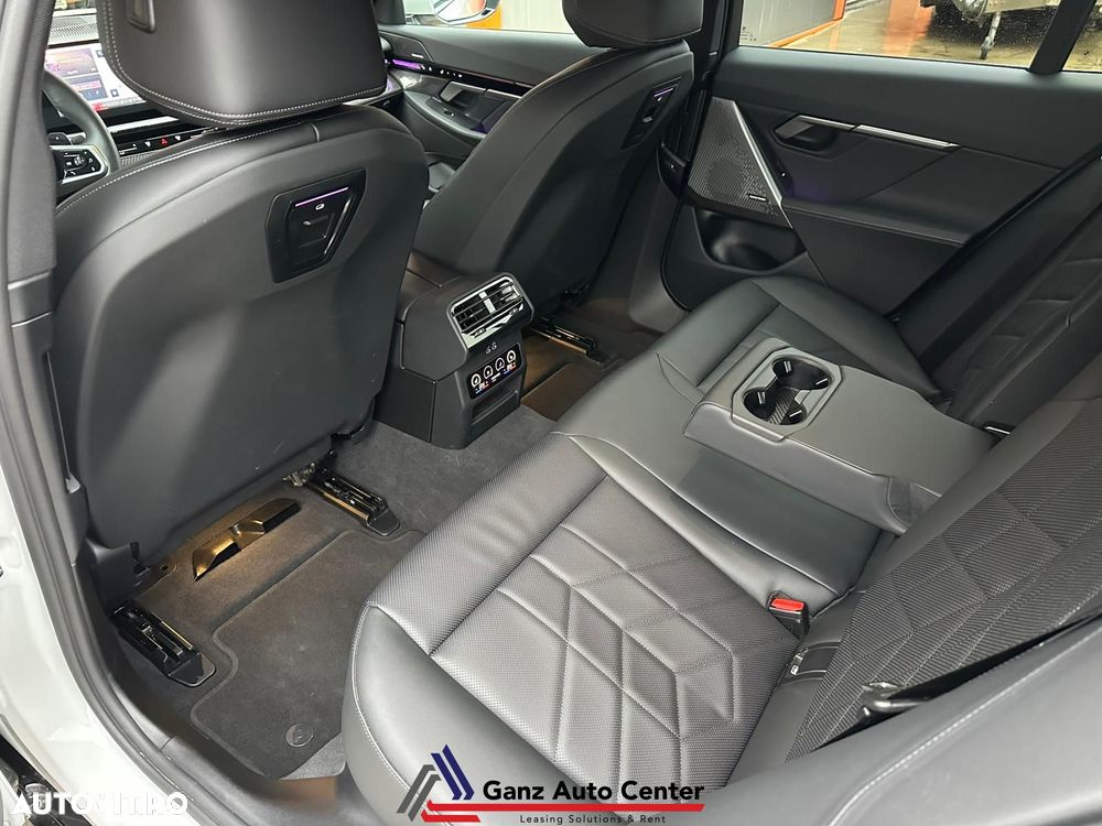 BMW Seria 5 520i AT MHEV - 17