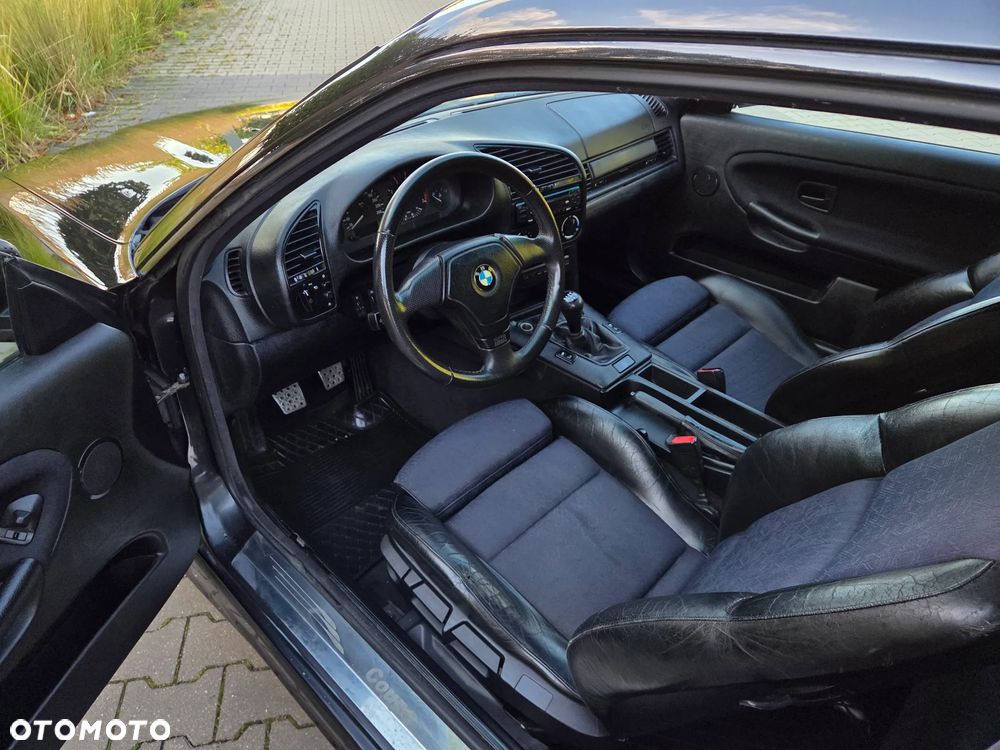 BMW Seria 3 323i - 14