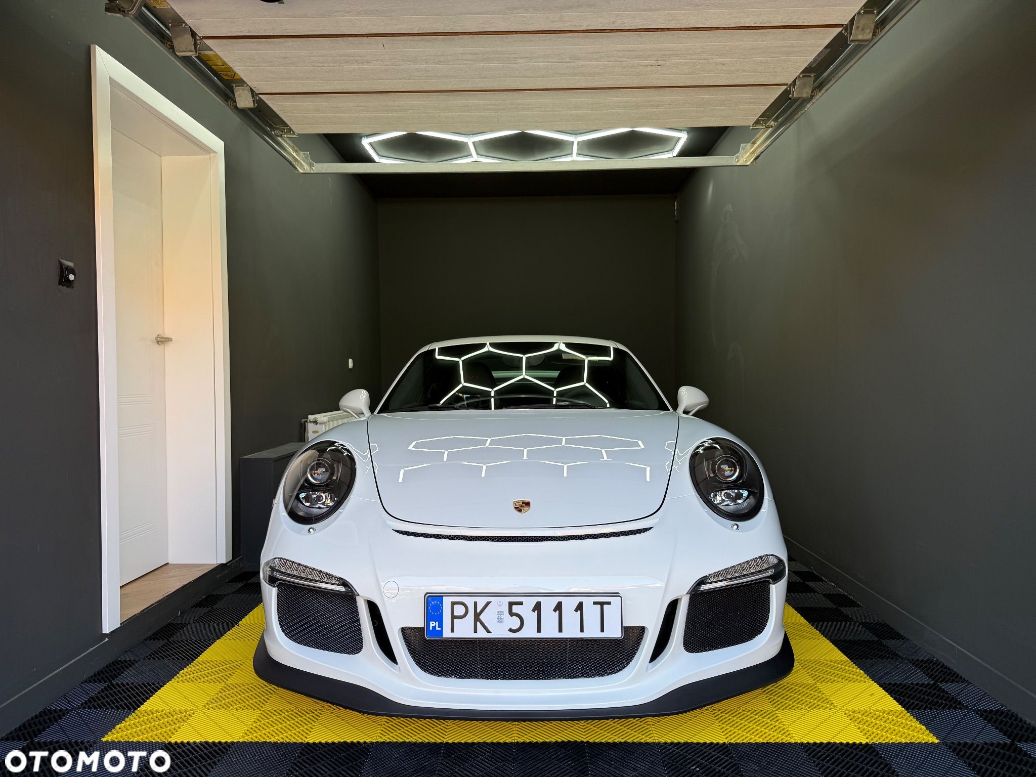 Porsche 911 GT3 - 1