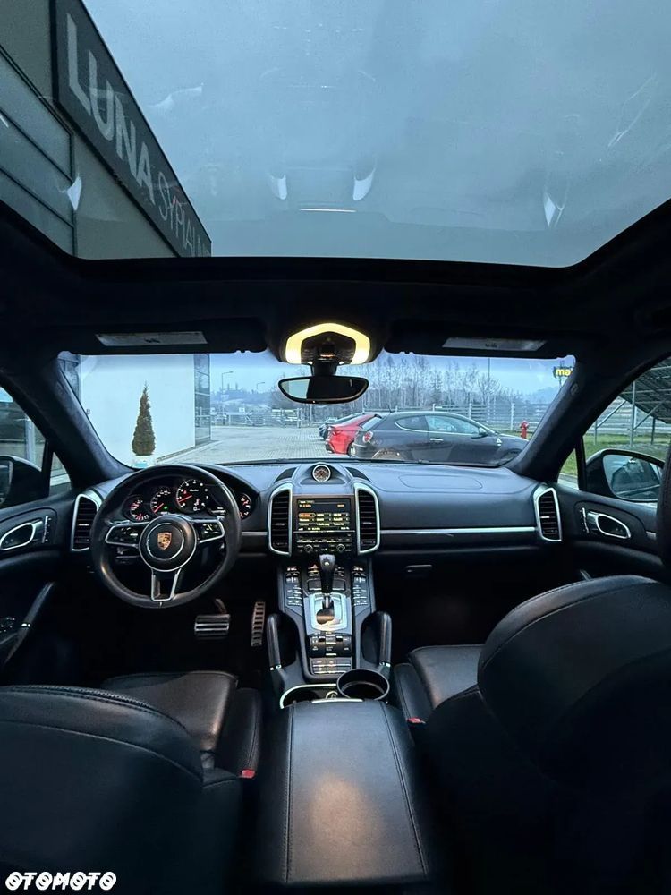 Porsche Cayenne - 5