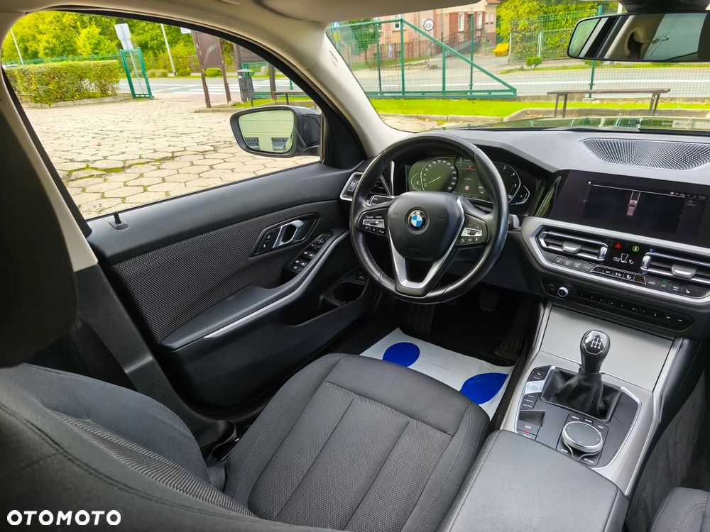 BMW Seria 3 318d Edition Luxury Line Purity - 15