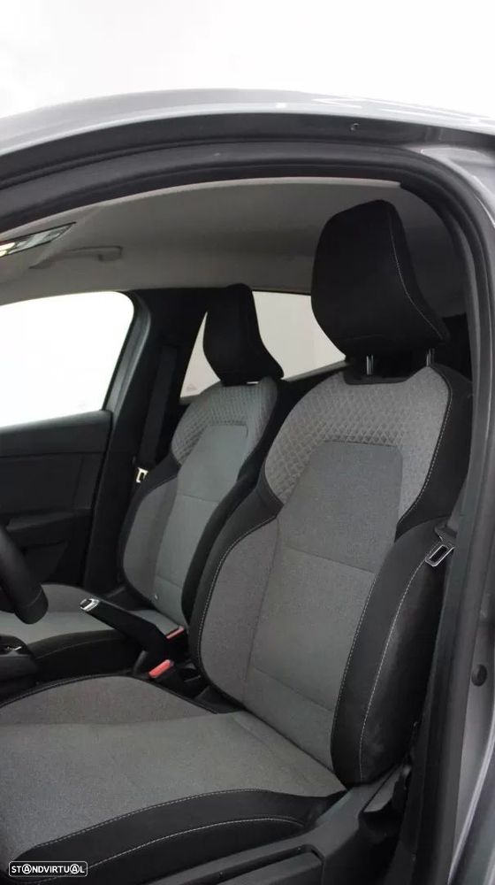 Renault Clio 1.0 TCe Evolution Bi-Fuel - 11
