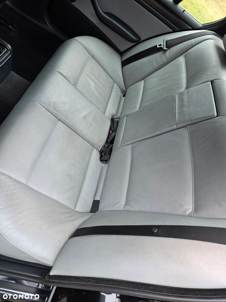 BMW Seria 3 318i - 8