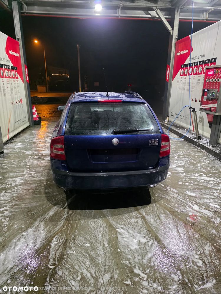 Skoda Octavia 2.0 TDI Elegance DSG - 5