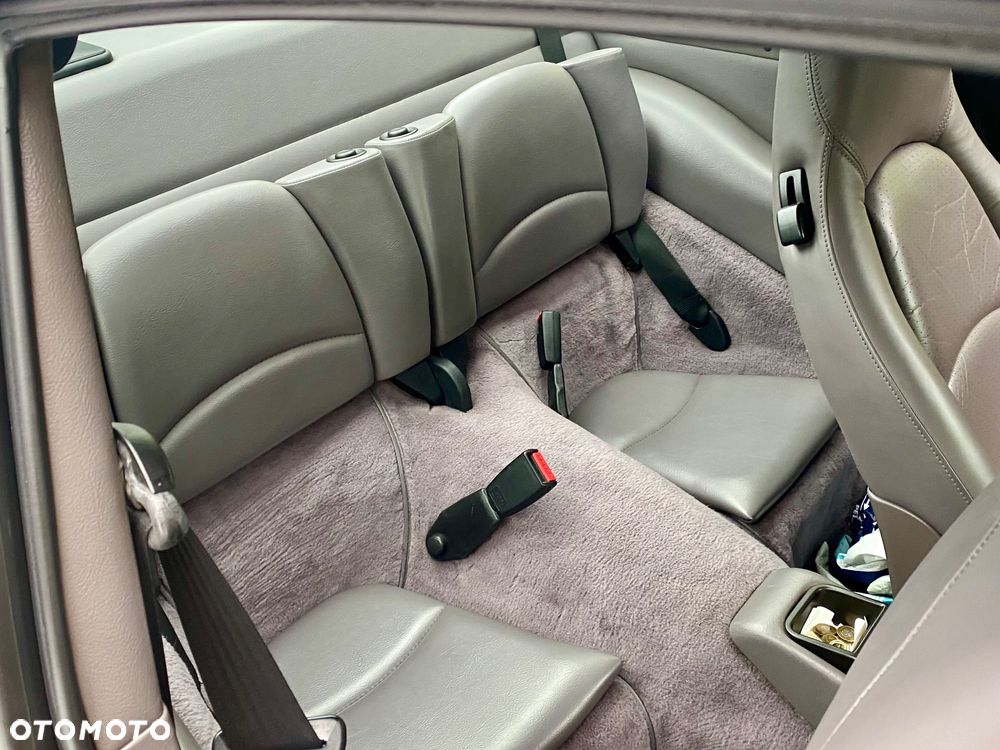 Porsche 911 Carrera - 19