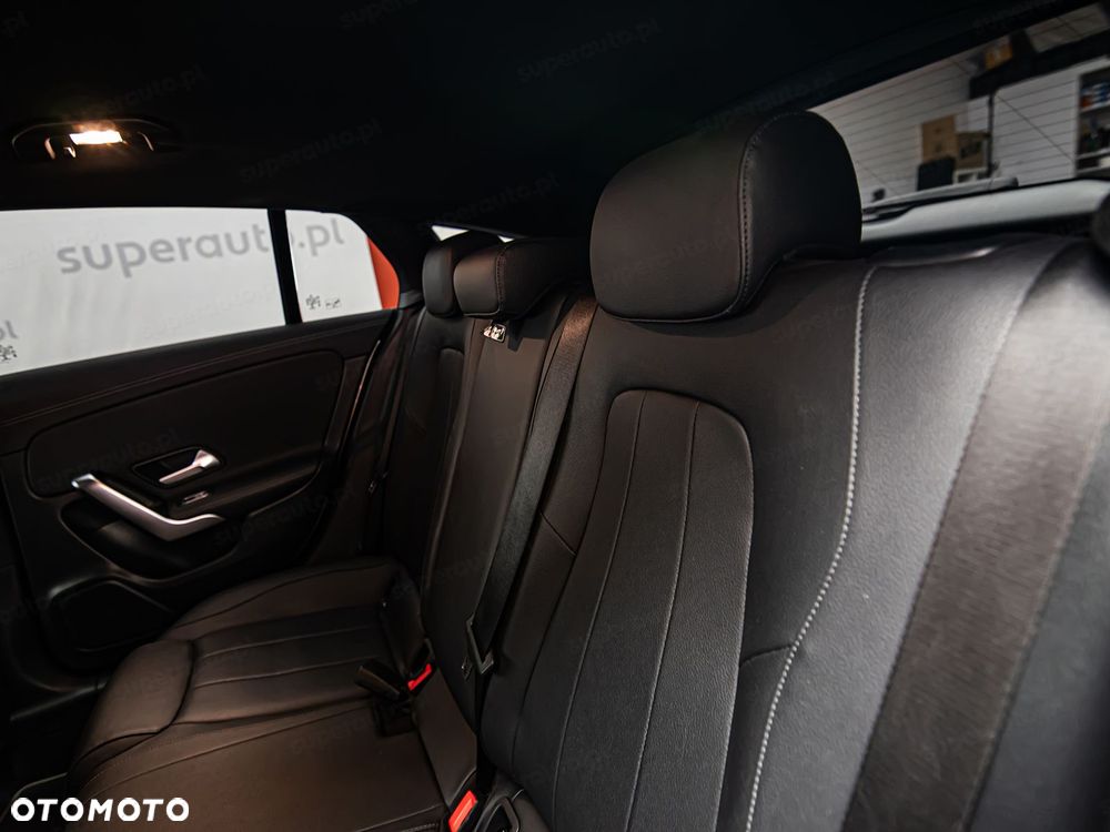 Mercedes-Benz CLA 200 d 8G-DCT - 24