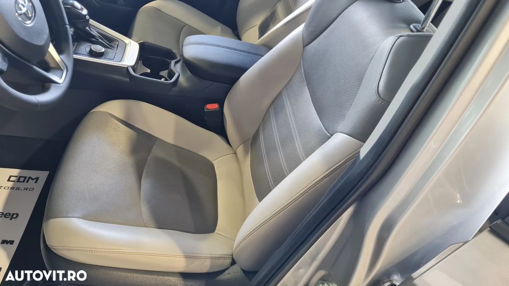 Toyota RAV4 2.5 4x4 Lounge - 13