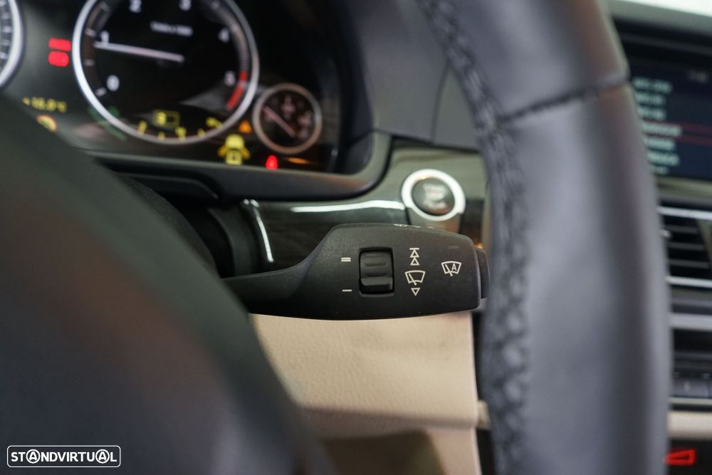 BMW 520 d Line Luxury - 29