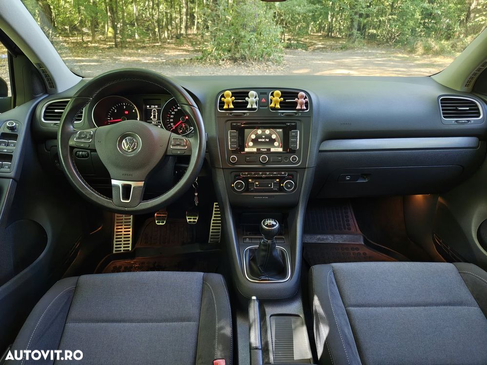 Volkswagen Golf - 6