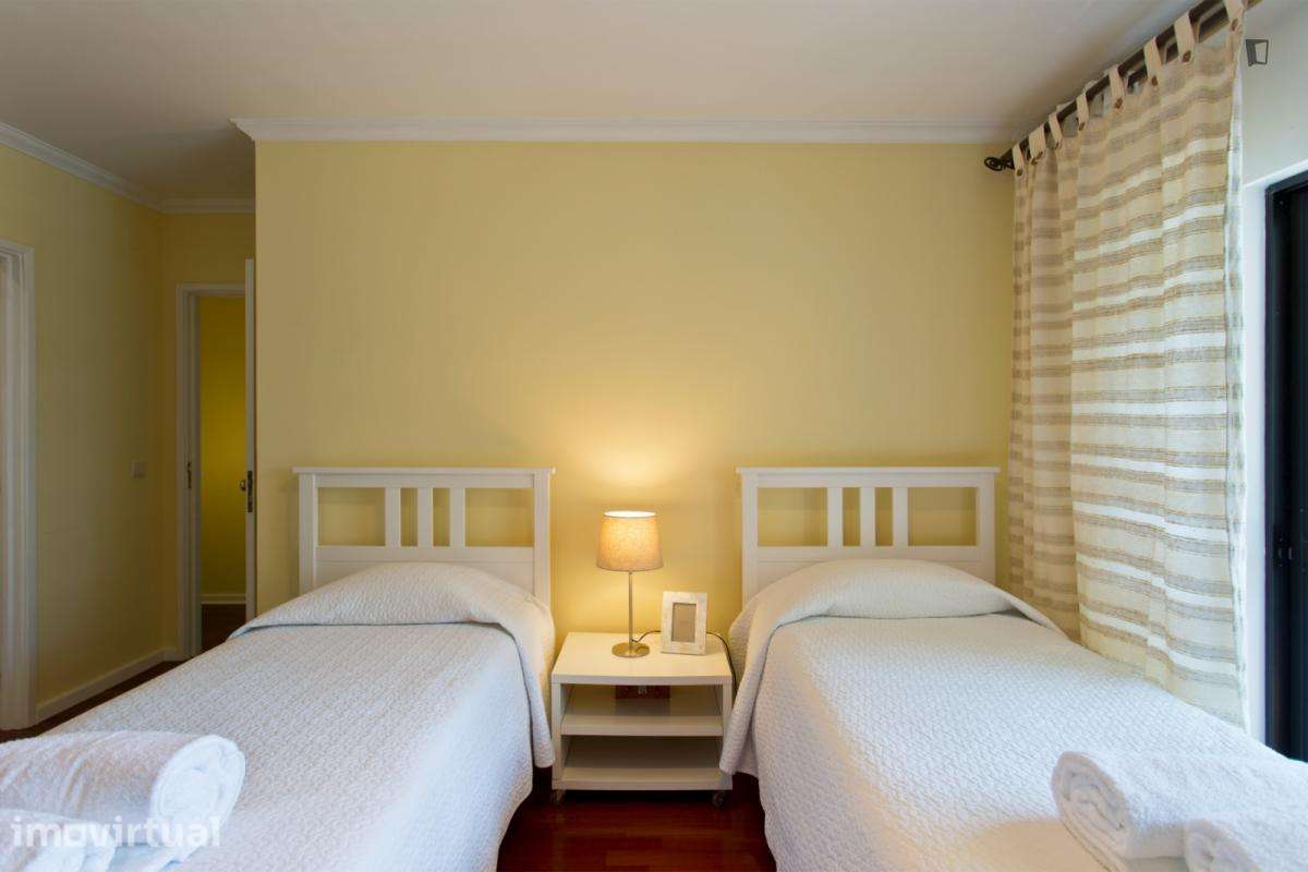 Apartamento com 3 quartos - localizado em Lordelo do Ouro Porto - Grande imagem: 4/45