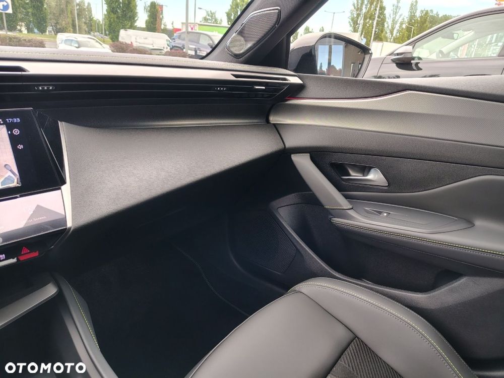 Peugeot 408 - 23