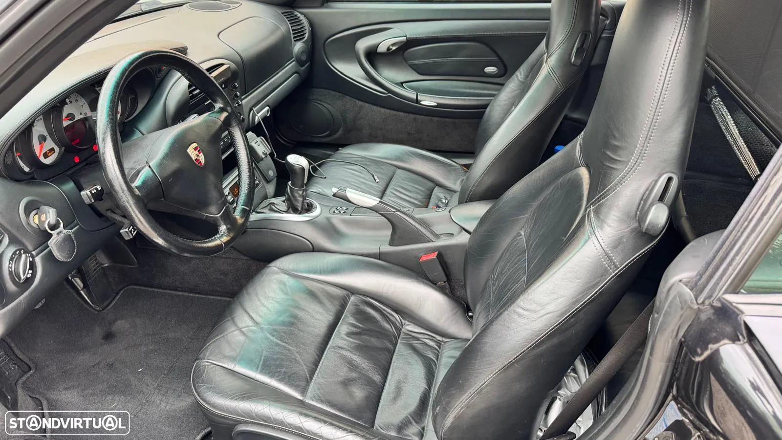Porsche 911 (996) Carrera 4 - 33