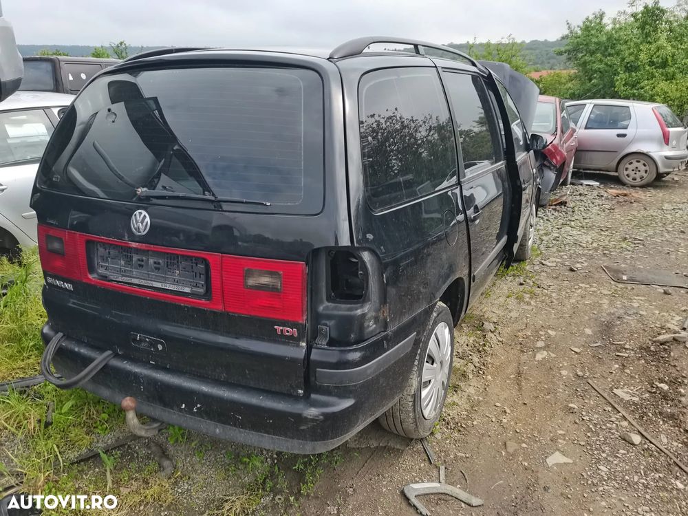 Dezmembrez SHARAN - 3