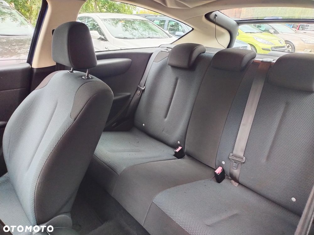 Citroën C4 1.4 16V VTR - 8