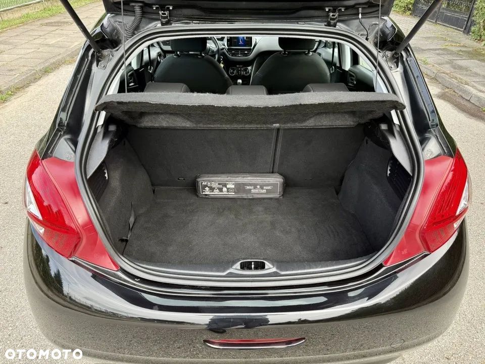 Peugeot 208 1.2 PureTech Allure - 37