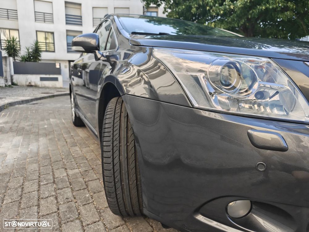 Toyota Avensis SD 2.2 D-4D Luxury +GPS+Pele - 5