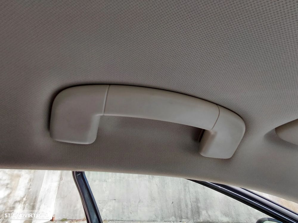 VW Passat Variant 2.0 TDI Highline - 14