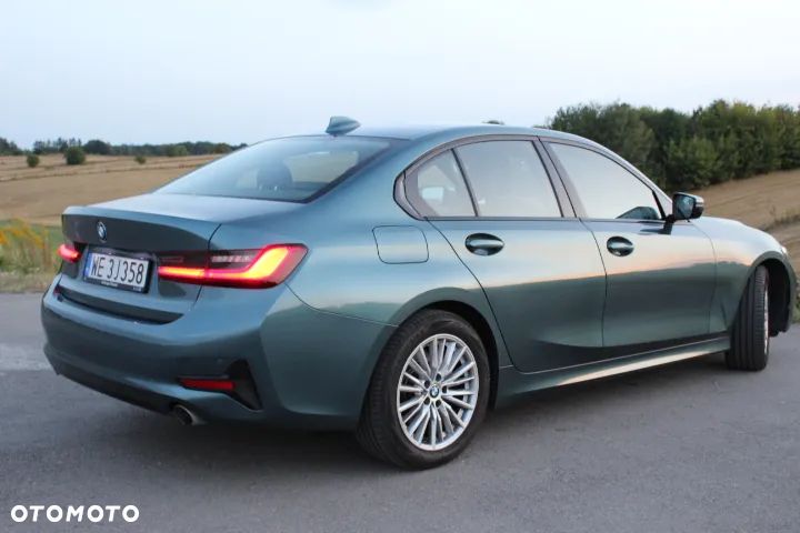 BMW Seria 3 318d Sport Line - 3