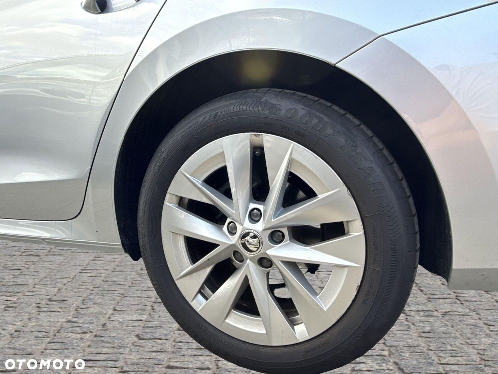 Skoda Octavia 1.5 TSI mHEV Selection DSG - 26