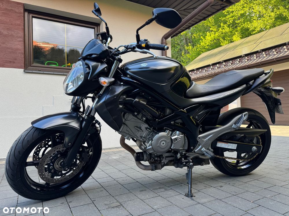 Suzuki Gladius - 5
