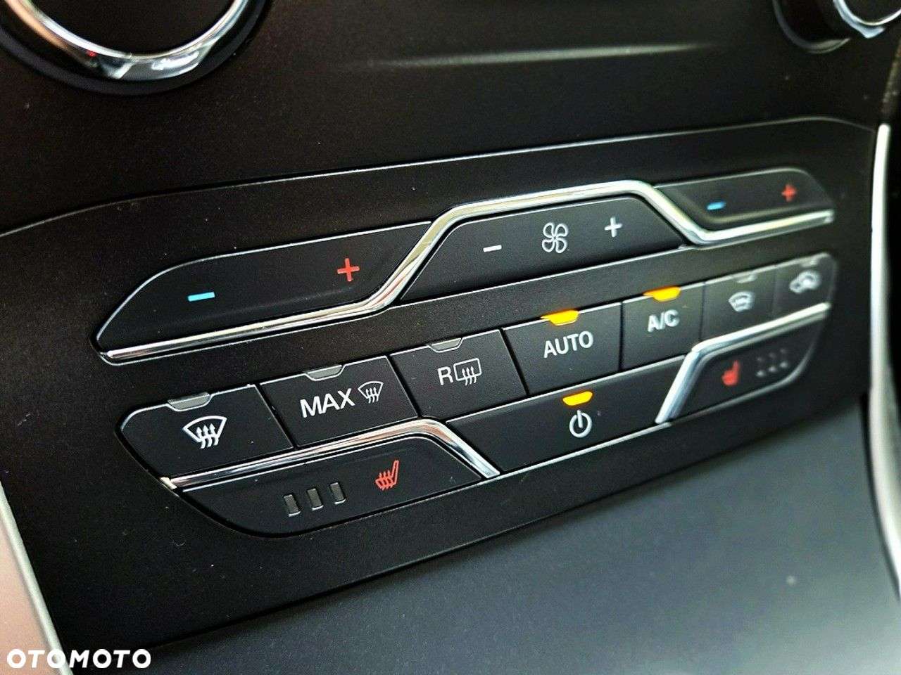 Ford S-Max - 17
