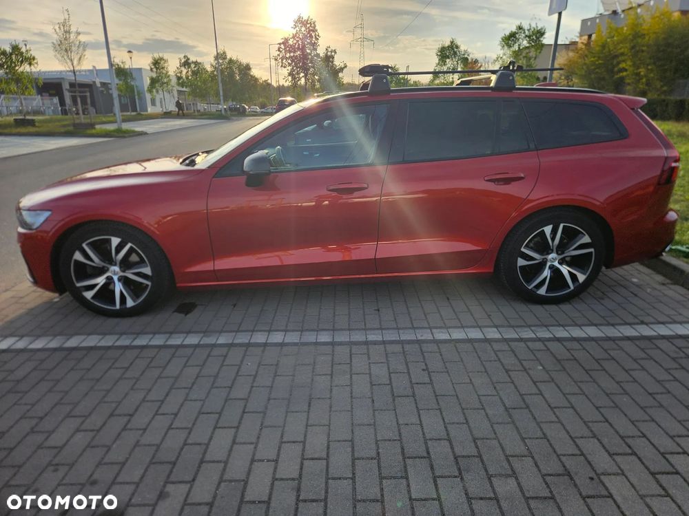 Volvo V60 B3 B R-Design - 4